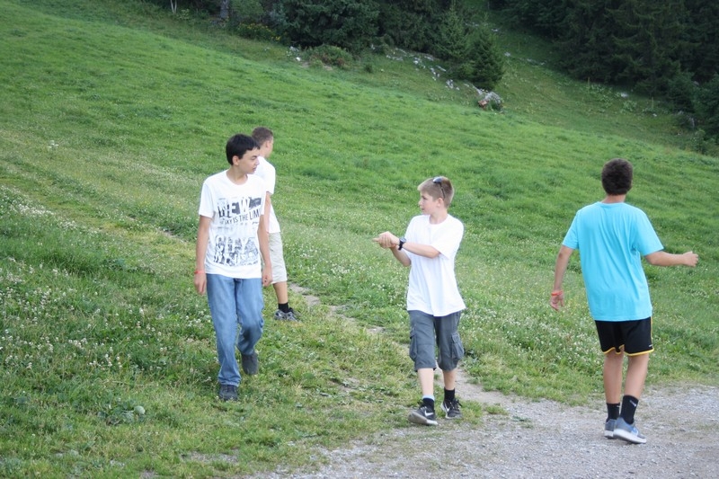 Village Camps International Summer Camp Leysin, Switzerland 2026-07-27 https://www.villagecamps.com/journals_admin/images/710-10-campfire (38).jpg